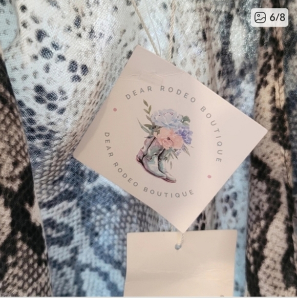 Everything In Love, Snake Print Kimono Throw, One Size Black Tan White - Picture 6 of 6